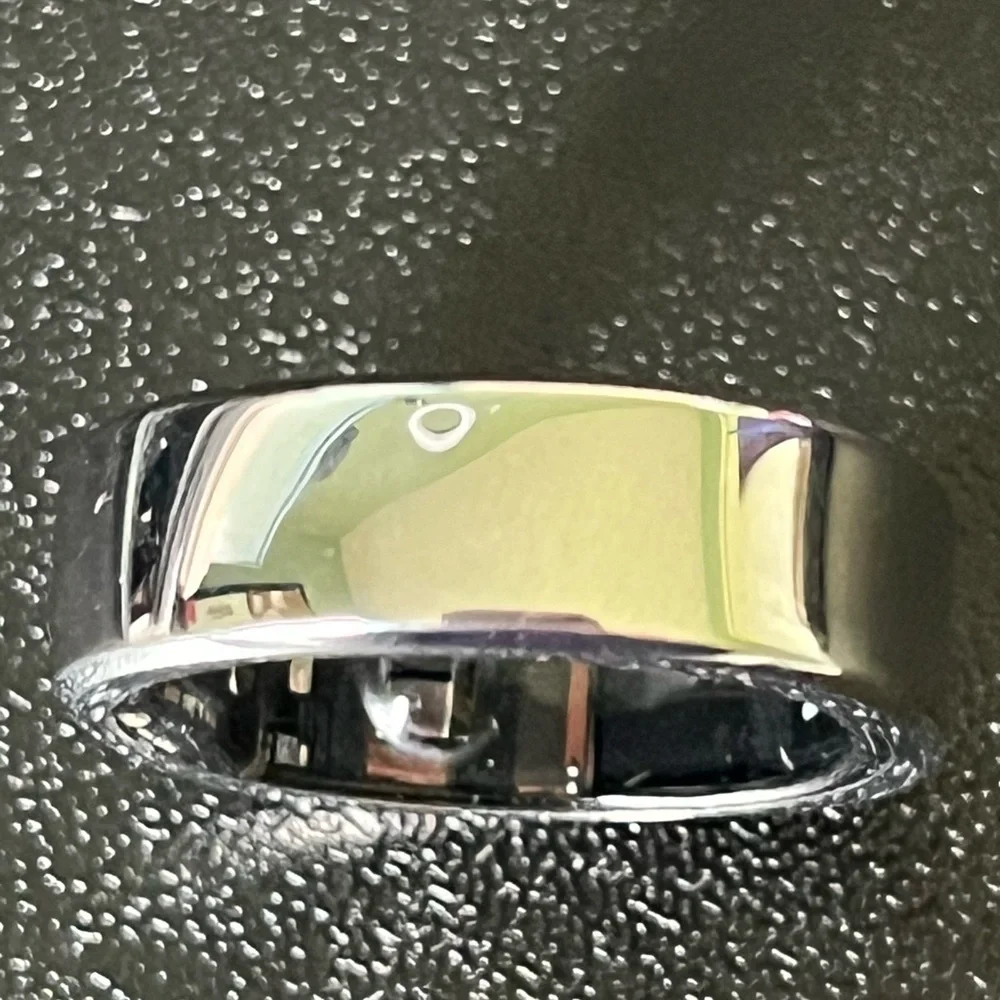 RingConn Smart Ring in Black and Silver — Sleek Health Wearable